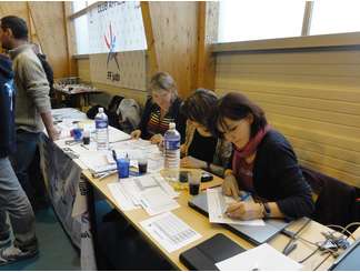 Table centrale, avec les 