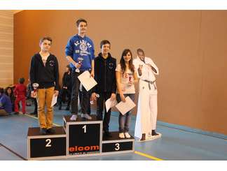 Podium des meilleurs arbitres du tournoi